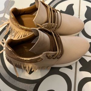 Esse sneakers worn twice